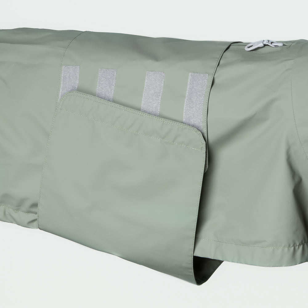 Cloud7 Dog Raincoat Hamburg Thyme Green Luksusmodel for hunde foretrækker at undgå regnen helt,